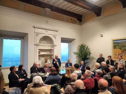 Inaugurata la mostra ‘Incanto e fatica nelle Crete Senesi' fra paesaggio e mezzadria