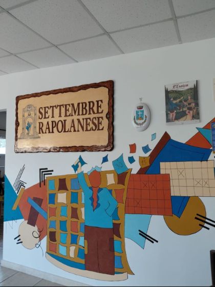 Memoria, arte e tradizione in un murale che racconta il Settembre Rapolanese, in corso fino a domenica 6 settembre