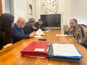 firma patto collaborazione beni comuni_giovani pakistani (3)